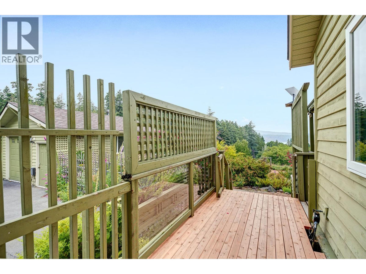 423 FELIX JACK ROAD photo 5