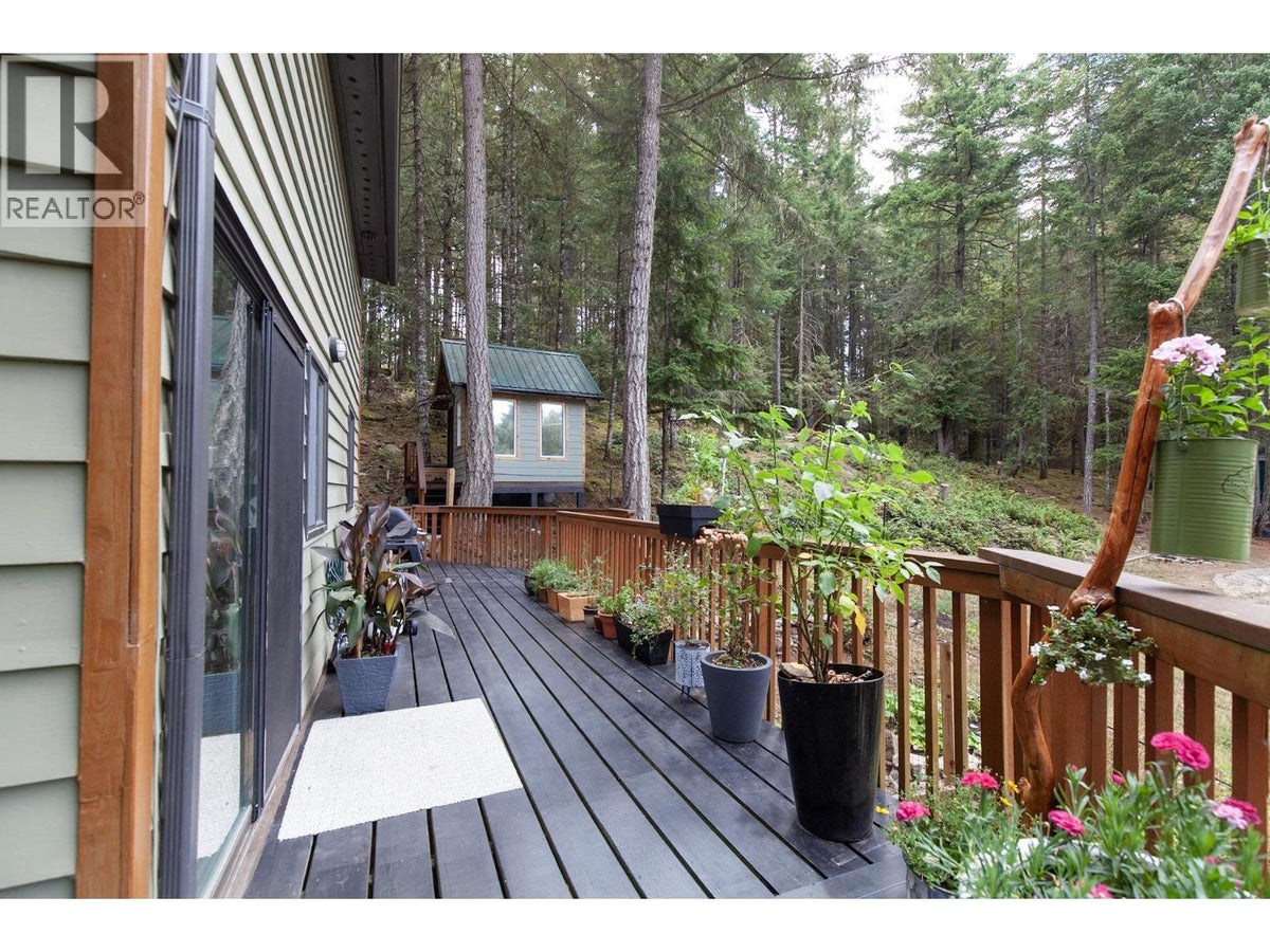 312 MARINERS WAY photo 13